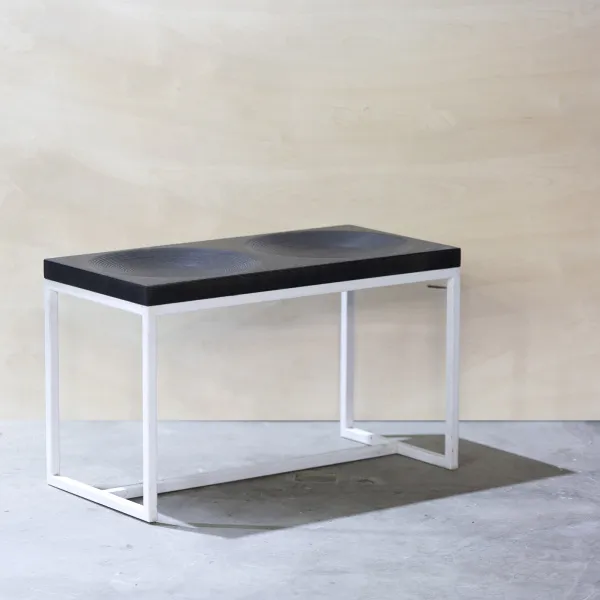 картинка В НАЛИЧИИ скамейка Fullmoon 740х370 h 450 мм, фанера винтажный черный, металл белый, арт. 18567 от ARCHPOLE