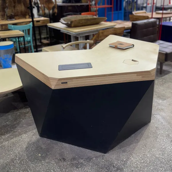 картинка В НАЛИЧИИ БУ -80% стол <Гексагон Брильянт> арт. 18756 от ARCHPOLE