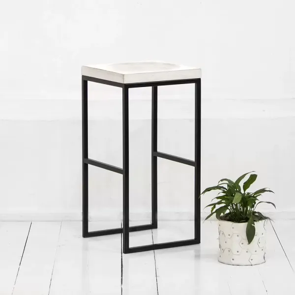 картинка В НАЛИЧИИ Табурет барный <Fullmoon> высота 670 мм, фанера винтажный белый, металл черный, арт.18742 от ARCHPOLE