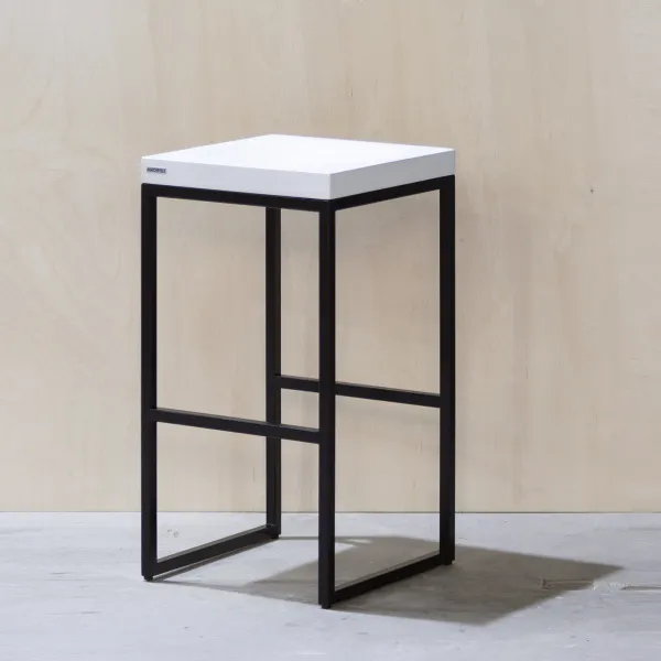 картинка В НАЛИЧИИ барный табурет Fullmoon 370х370 h 670 мм, фанера - белая / металл черный арт. 18609 от ARCHPOLE