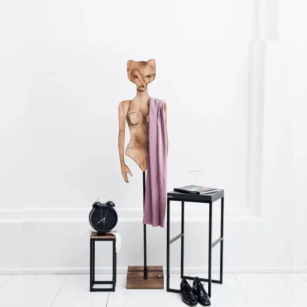 картинка В НАЛИЧИИ арт вешалка Крошка Лиса фанера жжение арт. 18705 от ARCHPOLE