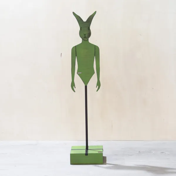 картинка В НАЛИЧИИ арт вешалка Малыш Зайка h 1390 мм / винтажный зеленый, арт. 18586 от ARCHPOLE
