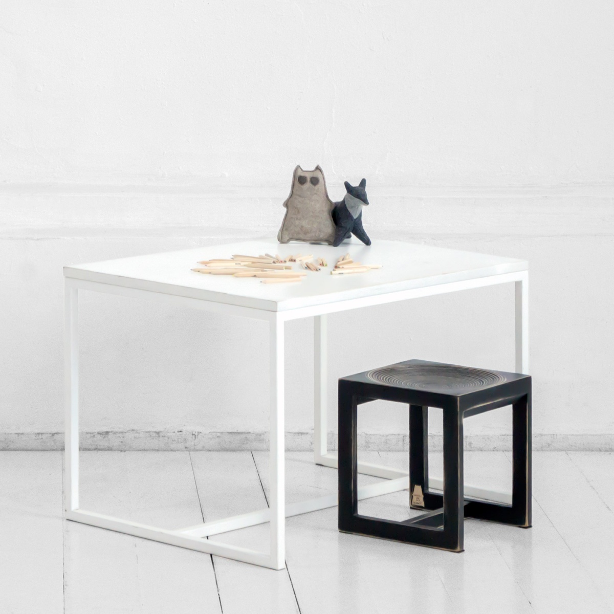 картинка стол детский <минимализм> фанера-винтажный белый от ARCHPOLE