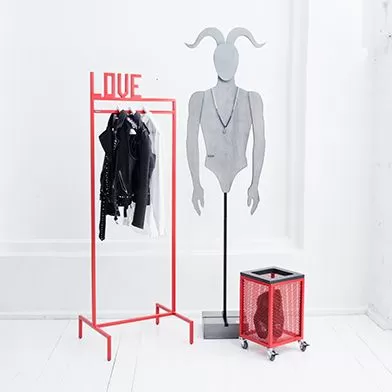 картинка В НАЛИЧИИ вешалка LOVE металл красный арт. 18614 от ARCHPOLE