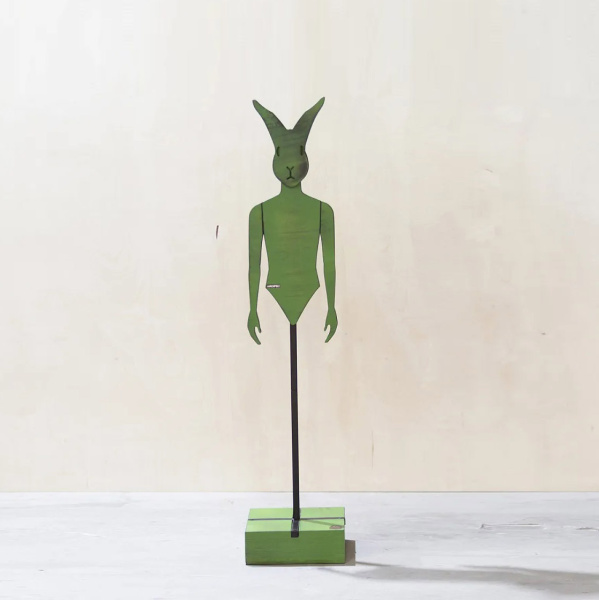 картинка В НАЛИЧИИ арт вешалка Малыш Зайка h 1390 мм / винтажный зеленый, арт. 18586 от ARCHPOLE