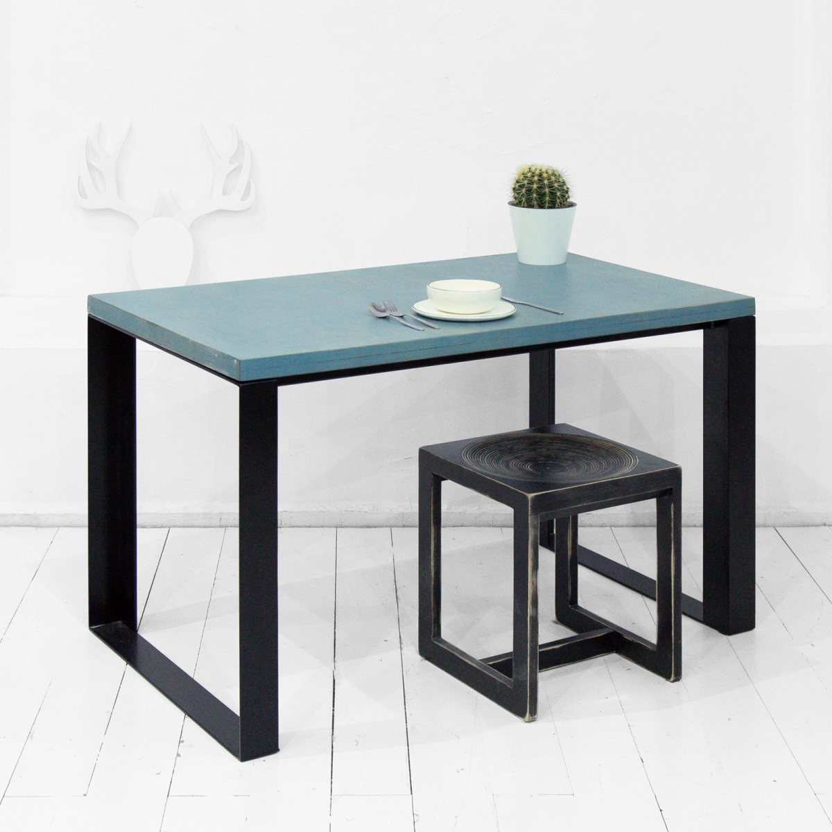 картинка стол обеденный <metalstripe> фанера-винтажный синий от ARCHPOLE