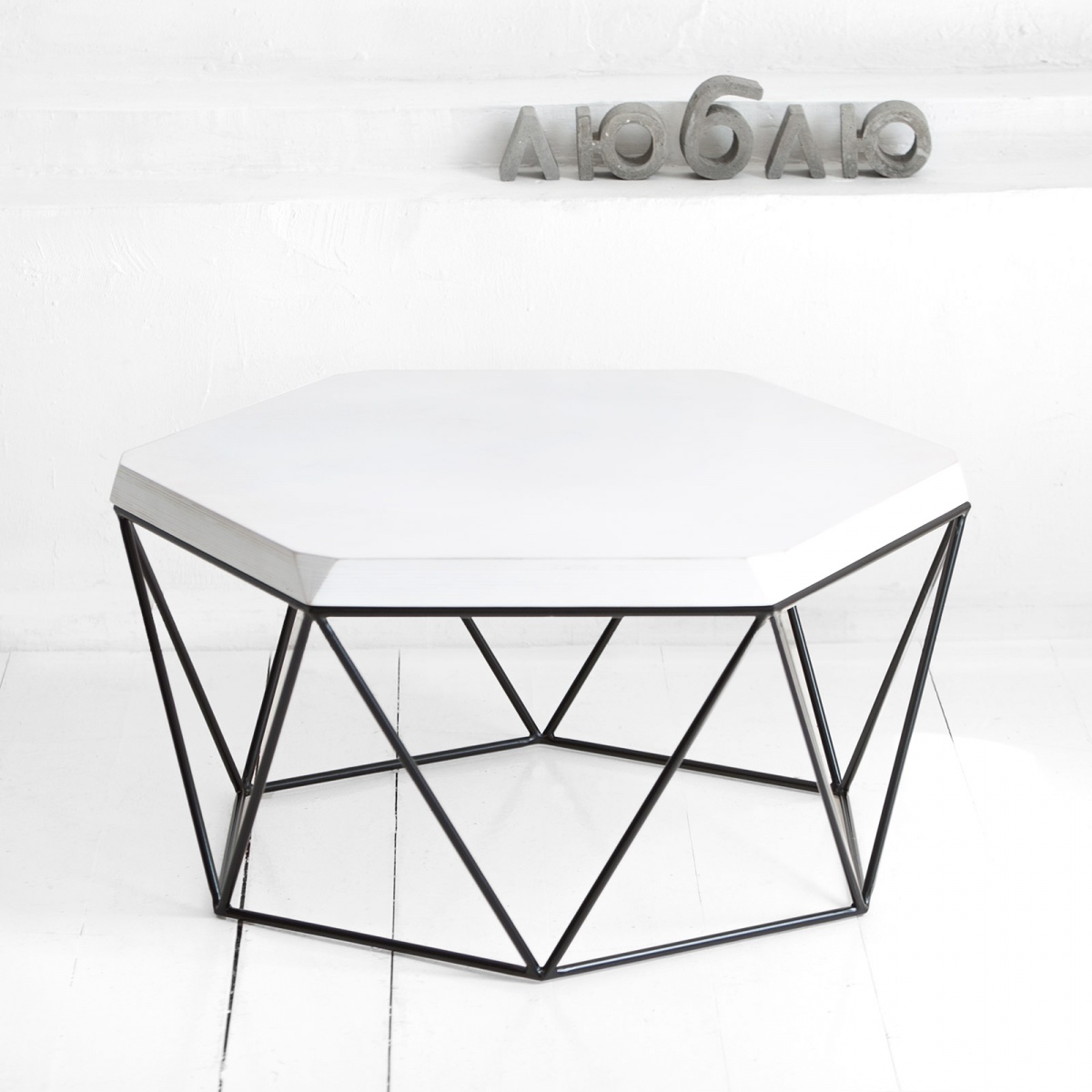 картинка Журнальный стол Гексагон в белом цвете от ARCHPOLE