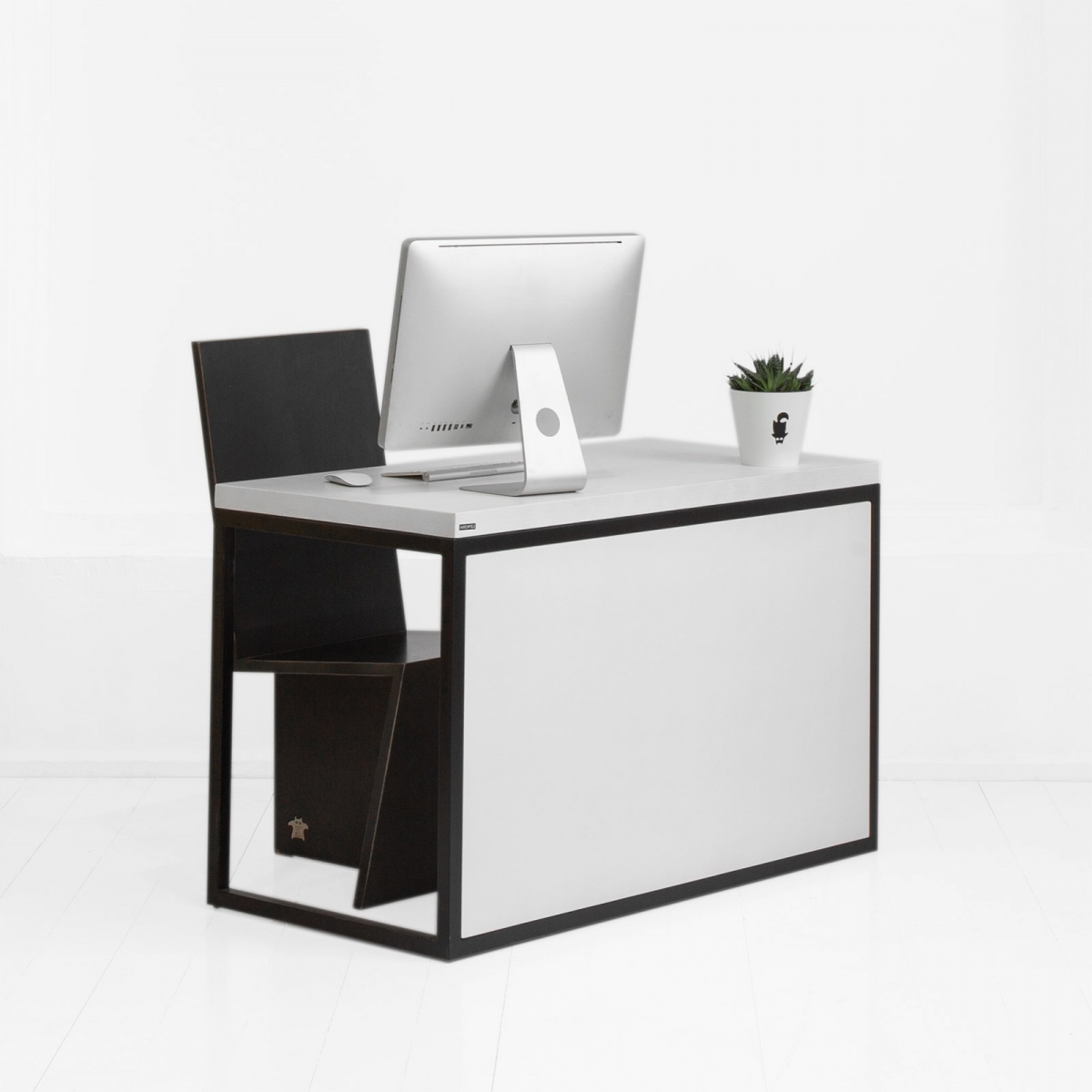 картинка стол рабочий <минимализм> с передней панелью конструктор от ARCHPOLE