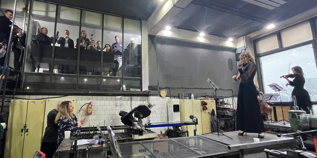 DR16-1.png DR16-1.png