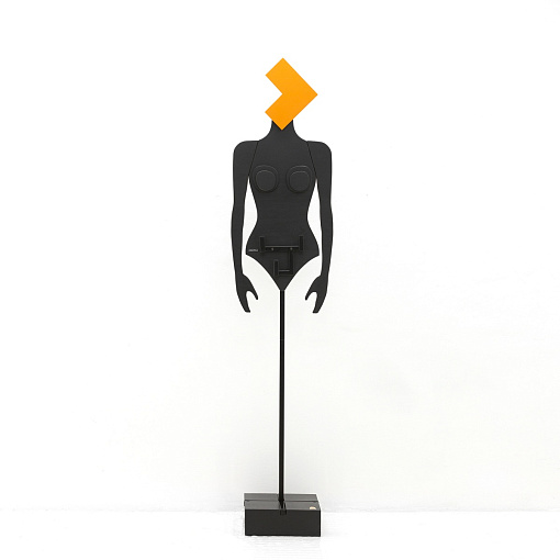 арт вешалка №1 <Крошка> с нестандартной головой