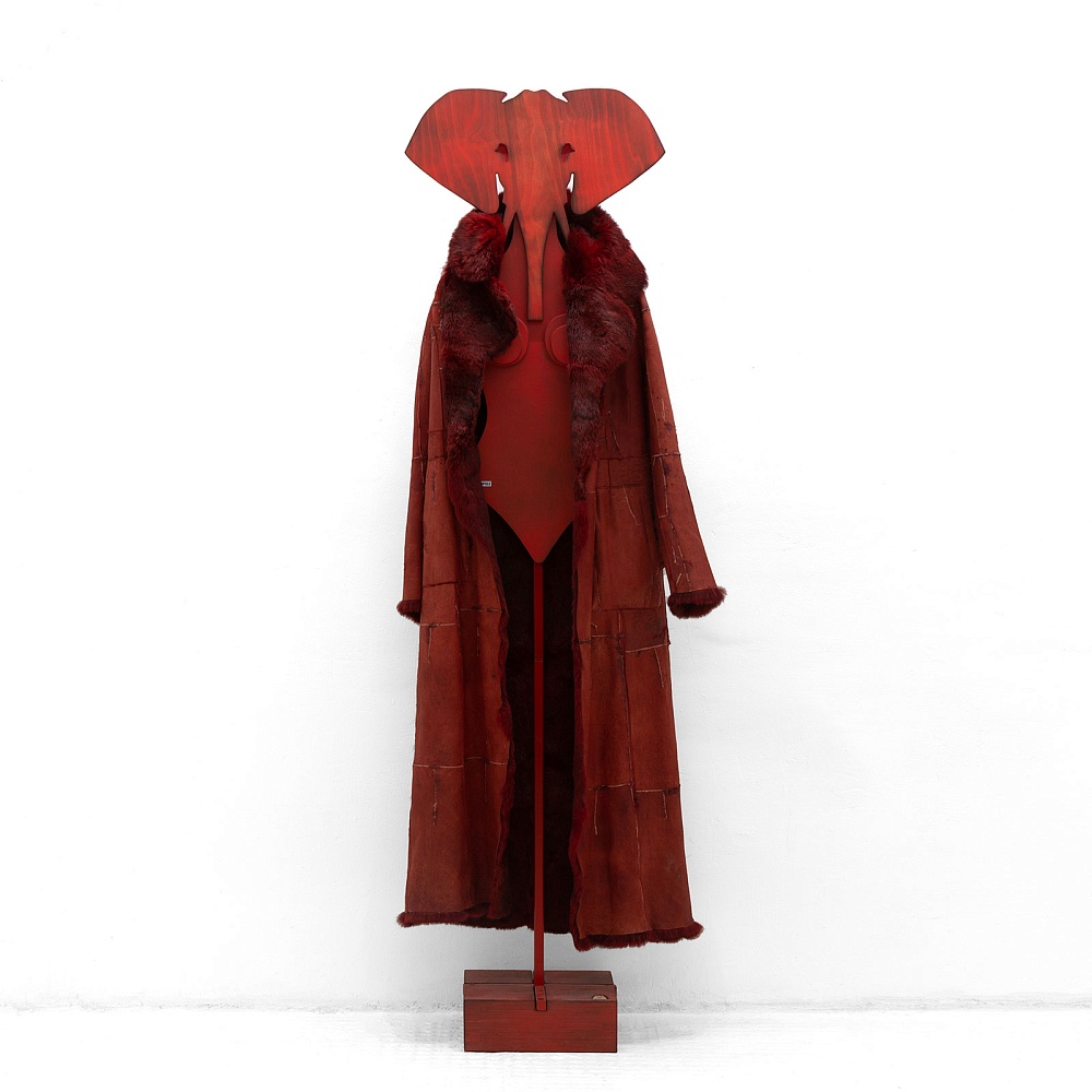 20250225-red-elephant-0010-square-1600.jpg