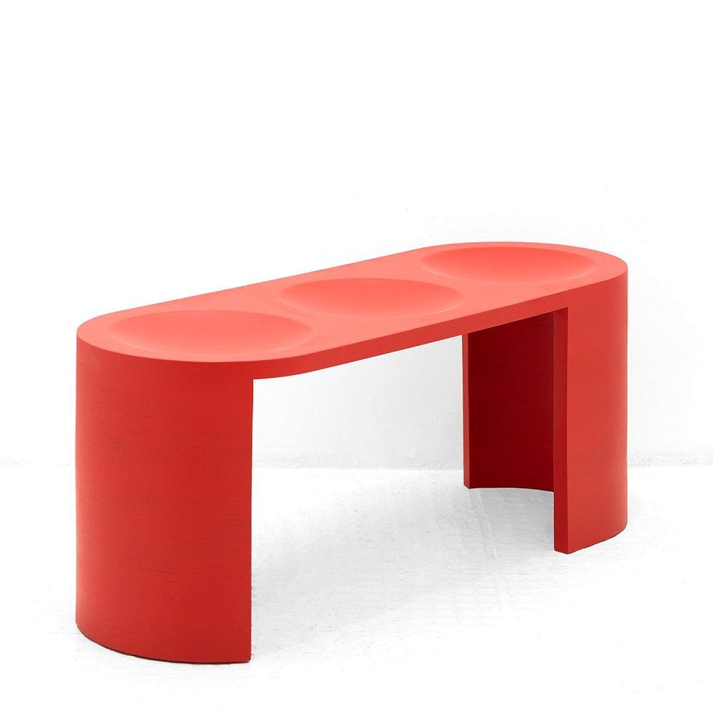 20250304-ovale-bench-red-0030-square-1600.jpg