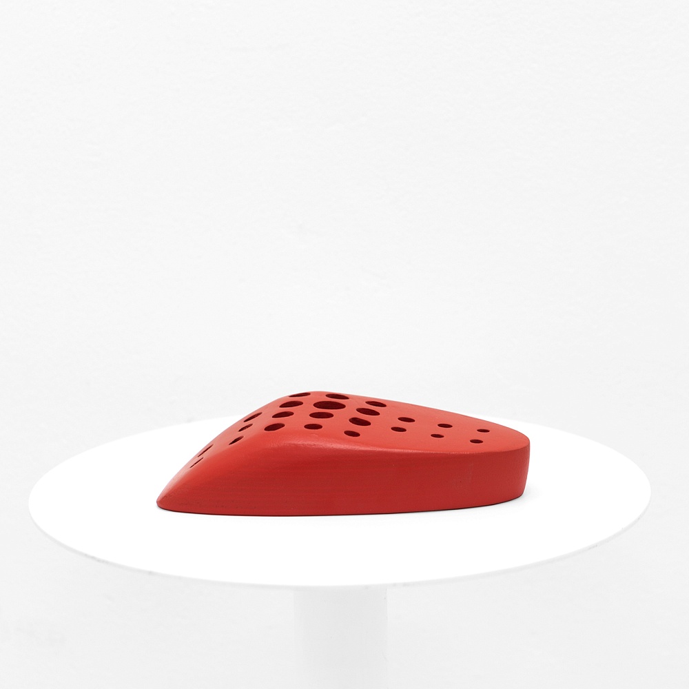 20250305 red stone pensilholder 0020 square 1600.jpg