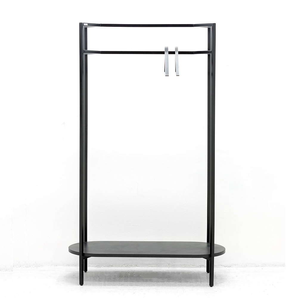 20250311-ovale-hanger-0060-square-1600.jpg