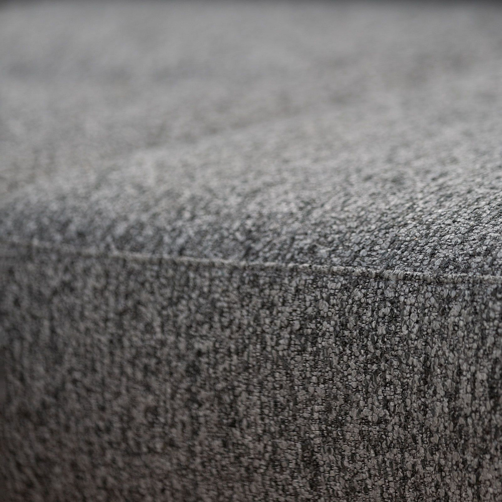 20250617-tulen-sofa-0120-square-web.jpg