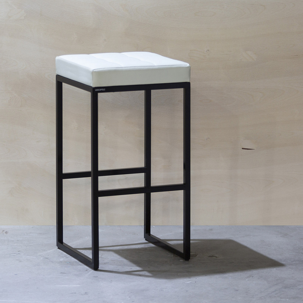 картинка В НАЛИЧИИ табурет барный Шоколад 370х370 h 685 мм, кожа белая, металл черный, арт. 18571 от ARCHPOLE