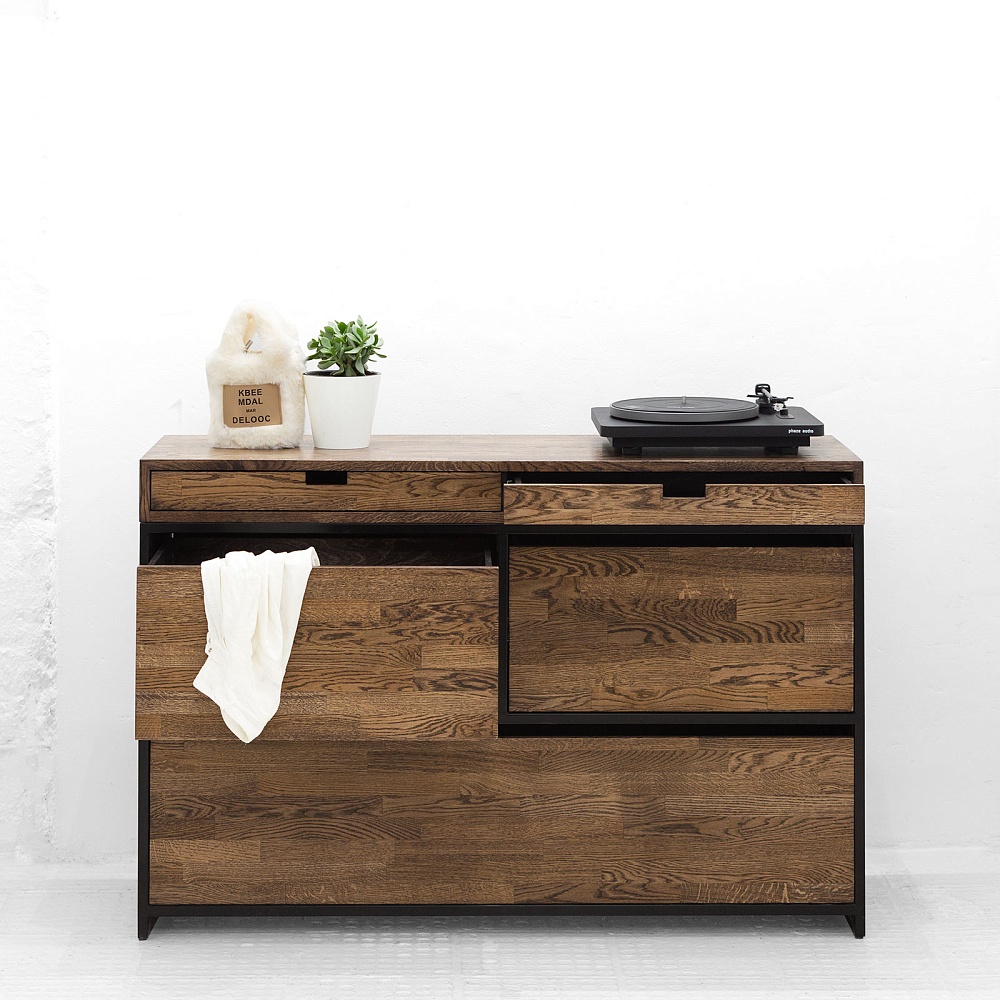 20250131-violet-cupboard-0020-square-1600.jpg