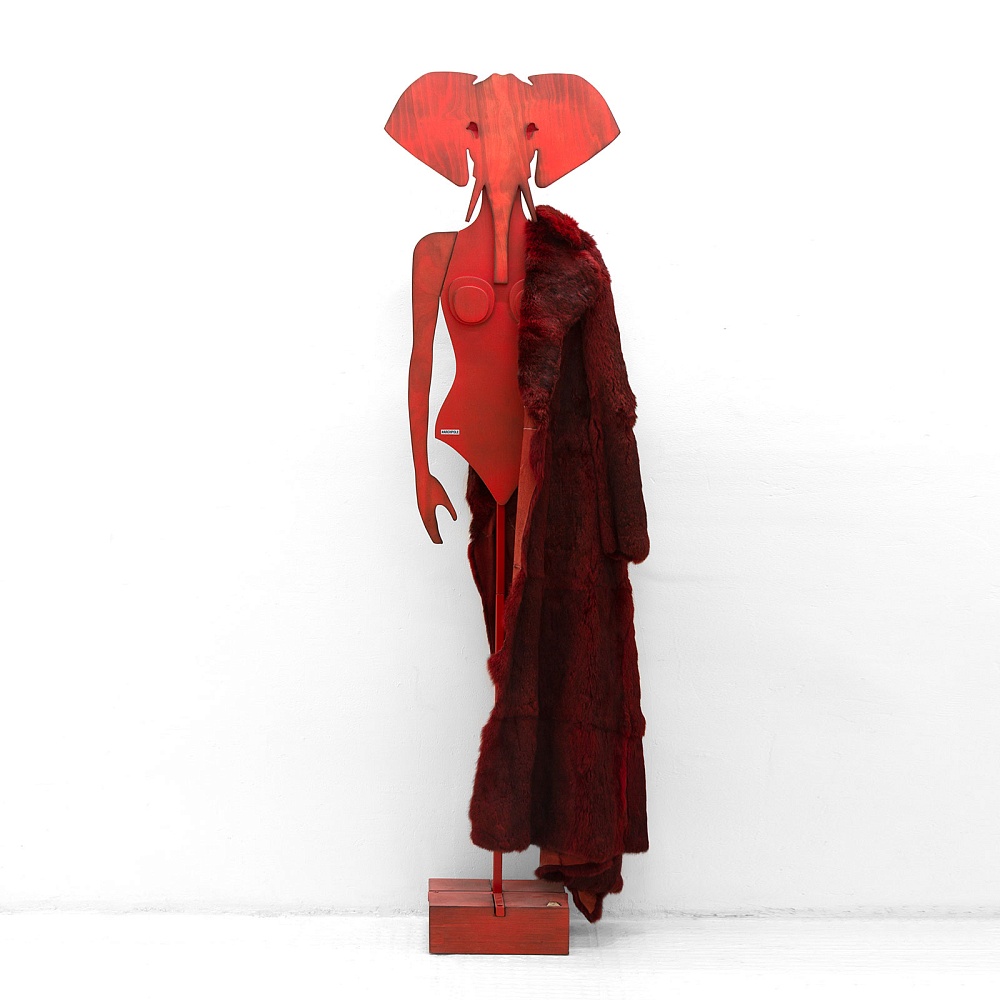 20250225-red-elephant-0030-square-1600.jpg