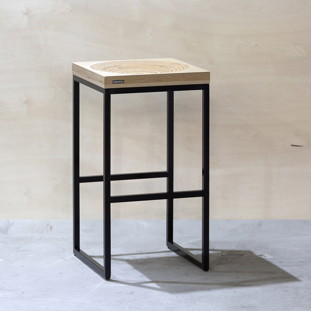 картинка В НАЛИЧИИ табурет барный <FULLMOON> фанера натуральная, металл черный, высота 670 мм, арт.11698 от ARCHPOLE