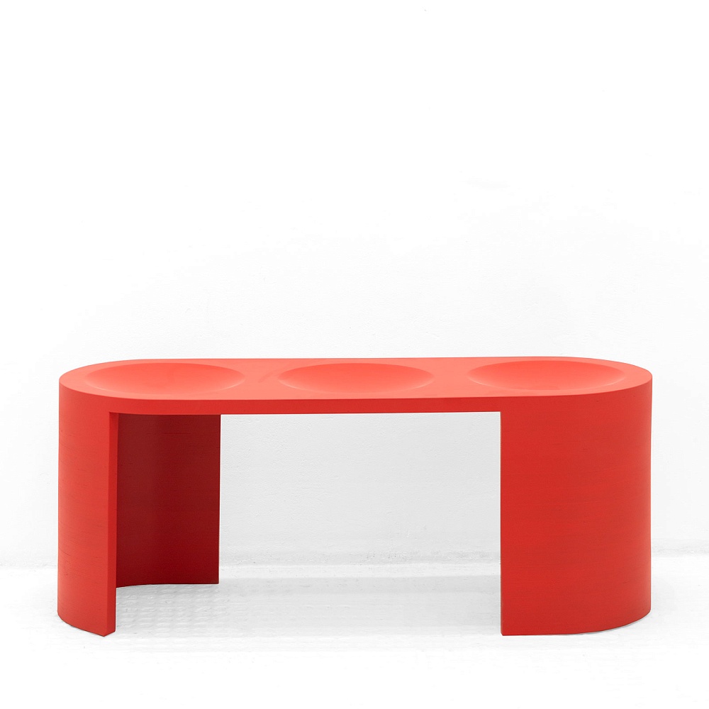 20250304-ovale-bench-red-0040-square-1600.jpg