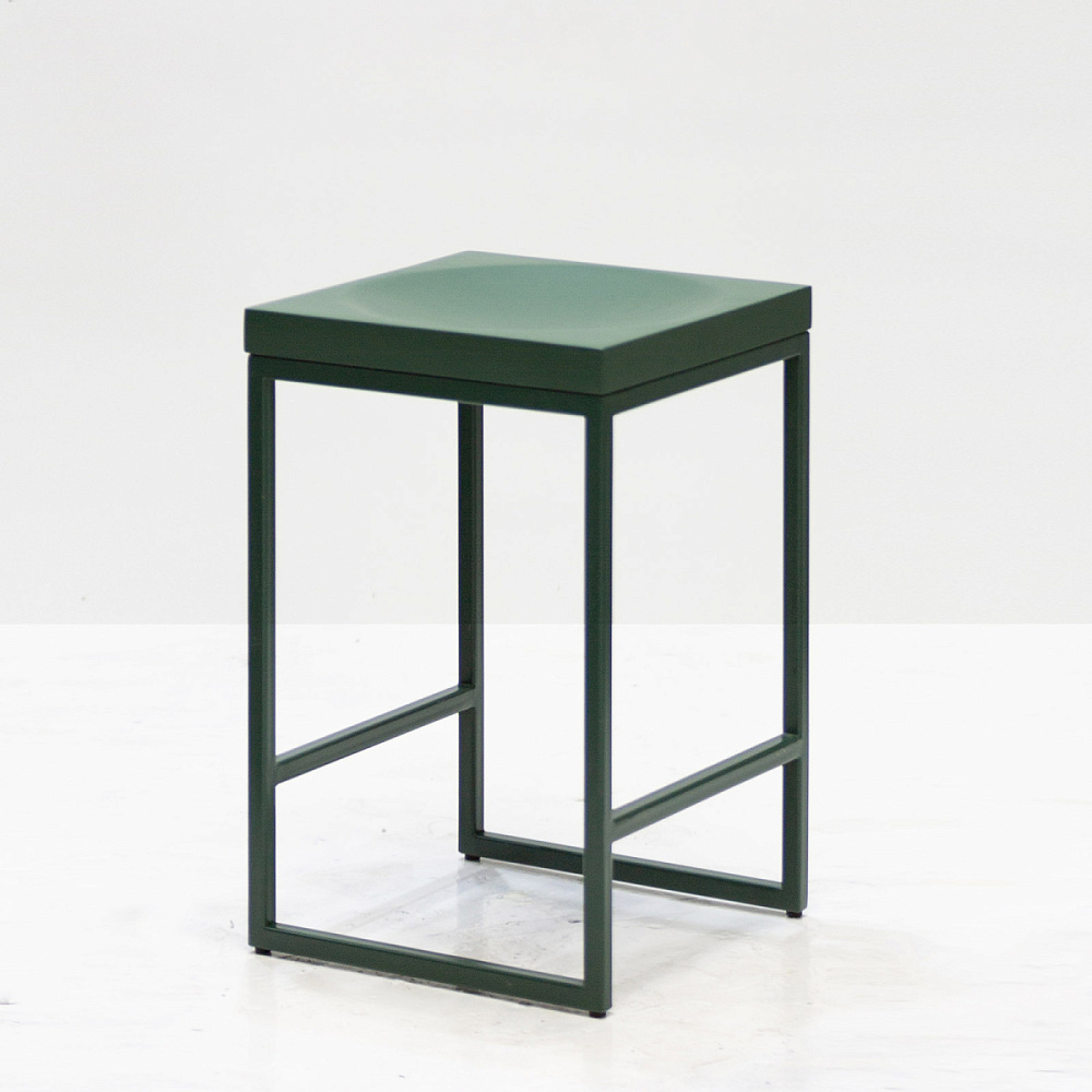 картинка В НАЛИЧИИ полубарный табурет Fullmoon 370х370 h 560 мм цвет хвойный зеленый RAL 6028 , арт. 18732 от ARCHPOLE