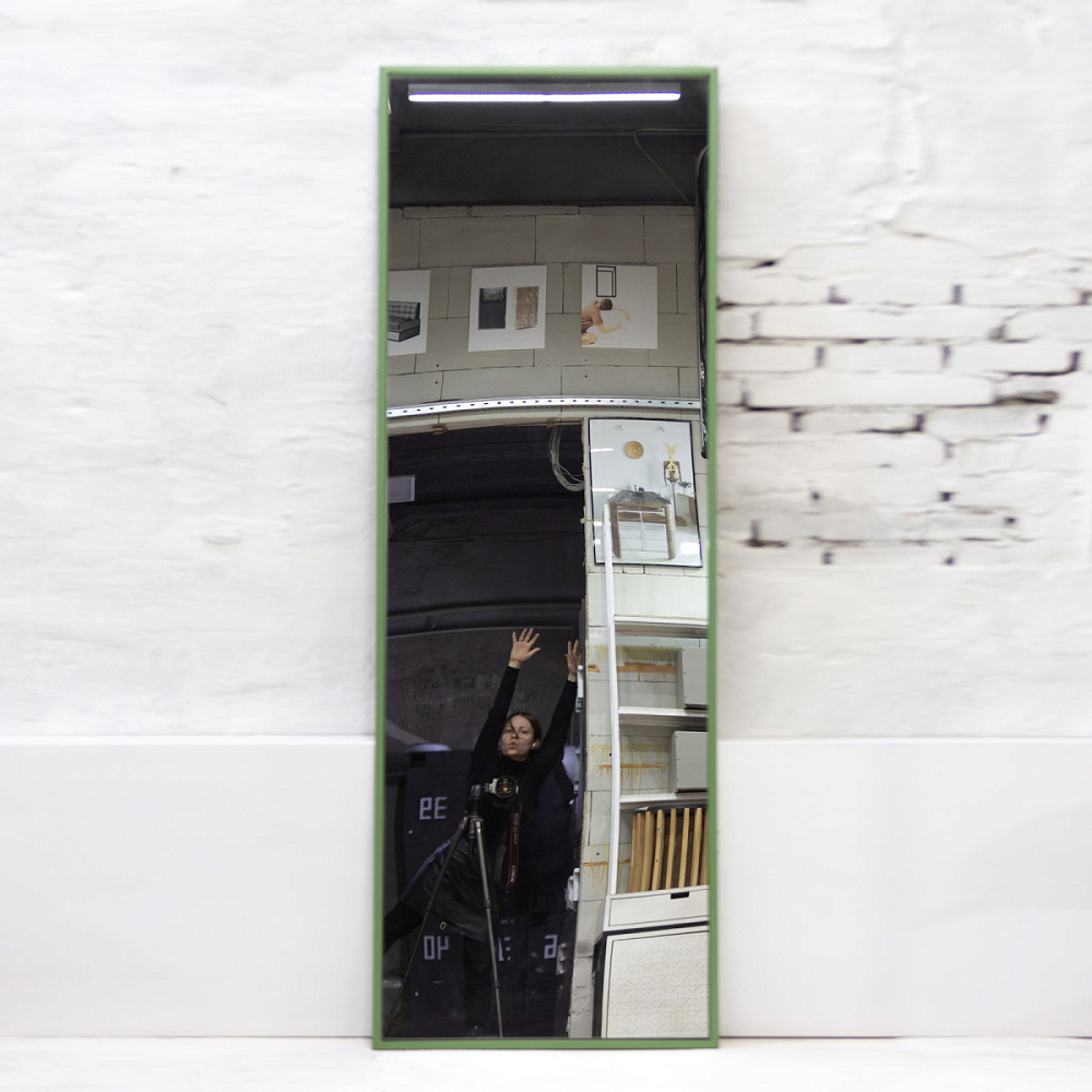 картинка В НАЛИЧИИ из шоурума зеркало Минимализм 2250х745мм  зеленый RAL 6011 арт. 18776 от ARCHPOLE