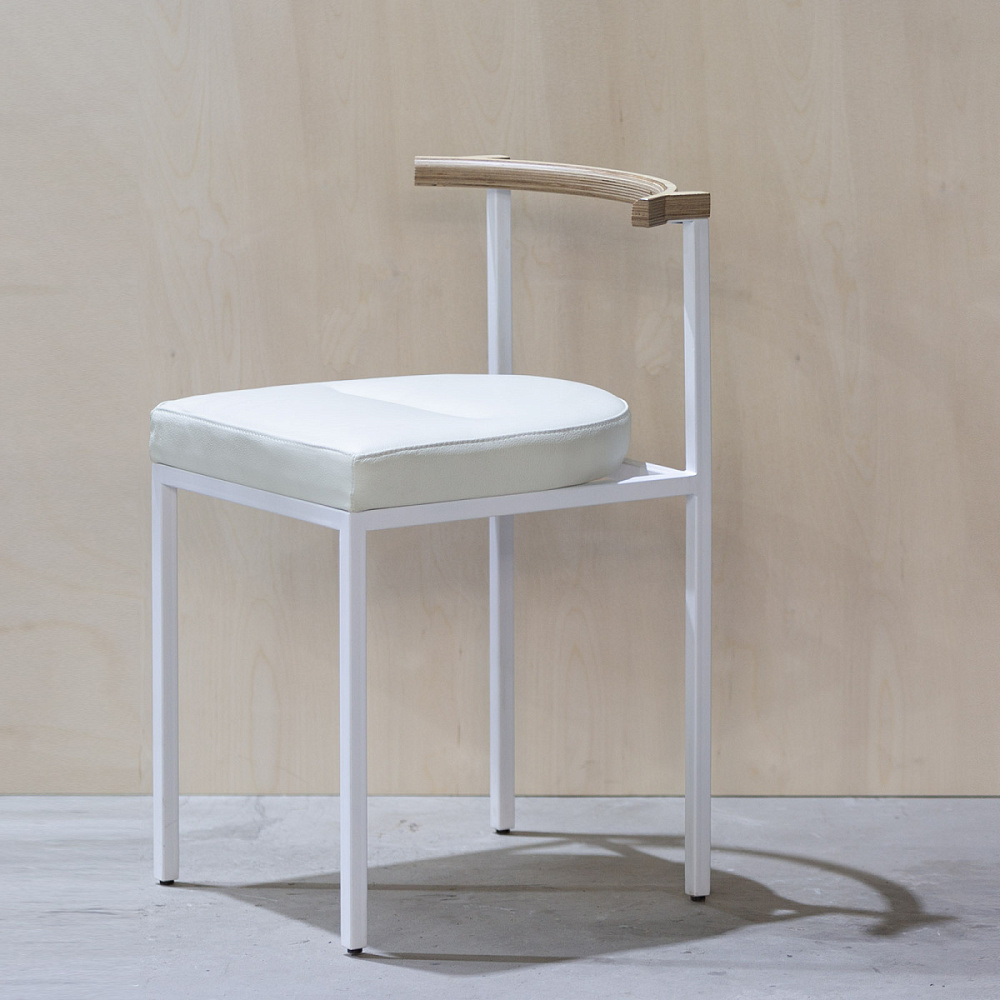 картинка В НАЛИЧИИ стул Овале мягкий с натуральной спинкой и белой кожей  арт.18602 от ARCHPOLE